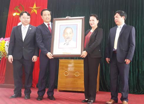 ប្រធានរដ្ឋសភាលោកស្រី Nguyen Thi Kim Ngan ទៅបំពេញទស្សនកិច្ចការងារនៅស្រុក Nam Nhun ខេត្ត Lai Chau